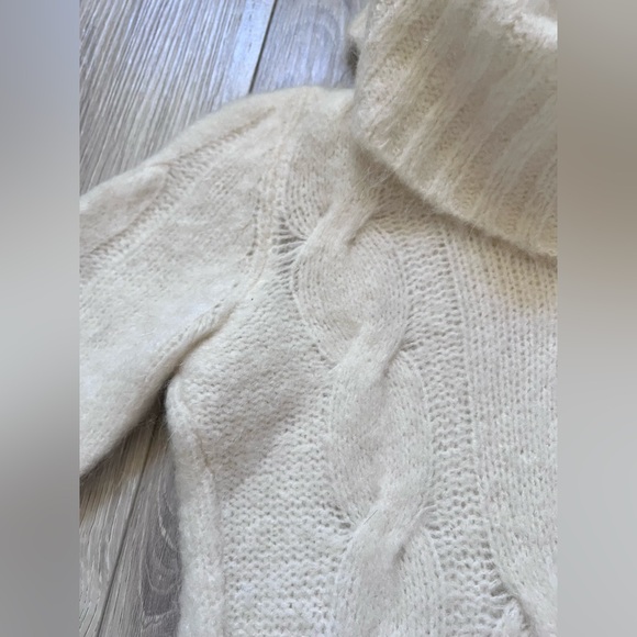 Fabio Ferreti Wool Blended Turtleneck Sweater, size 2-4 - Picture 4 of 7